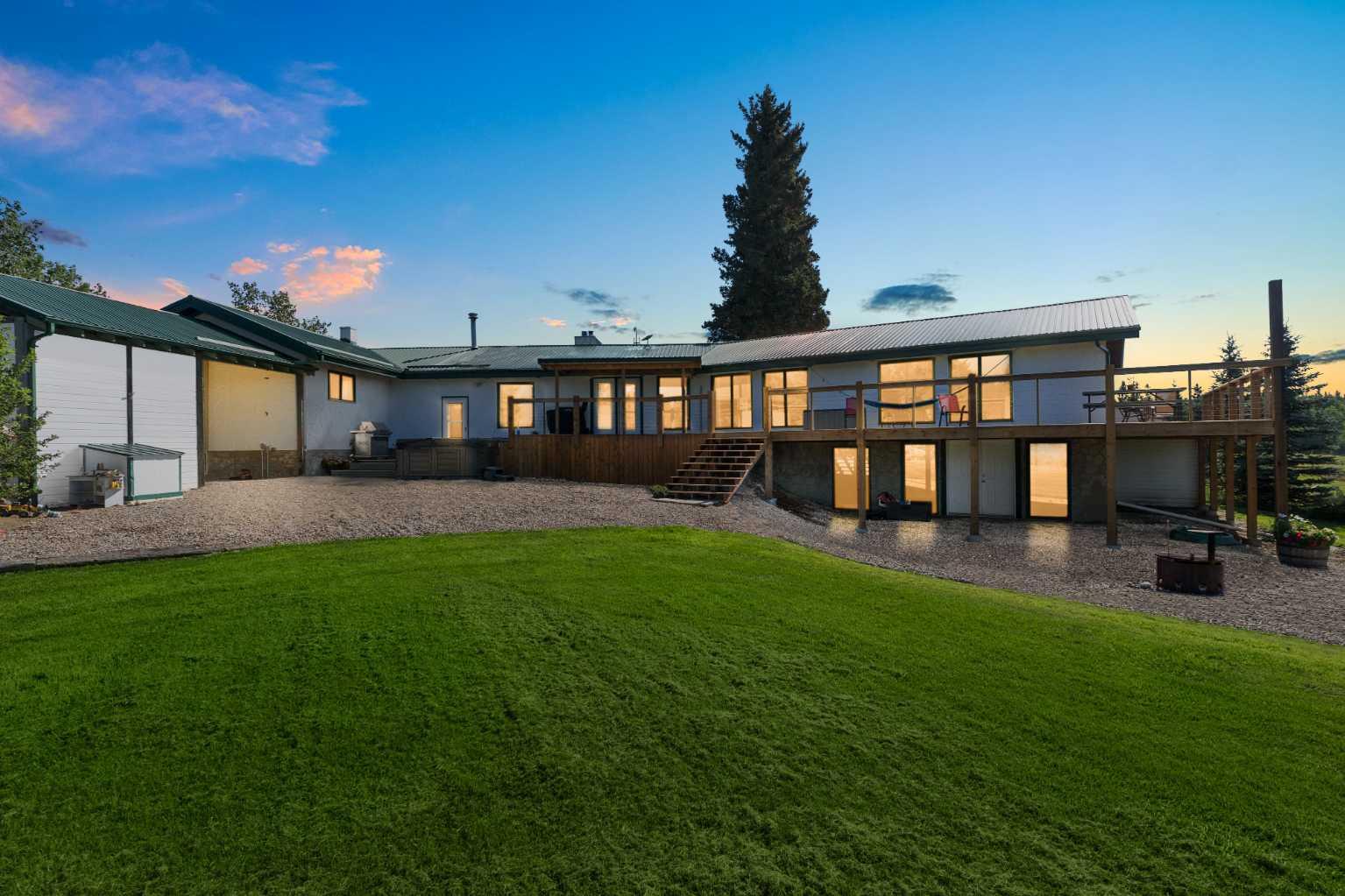 5241 Township Road 320, Sundre, AB T0M 1X0