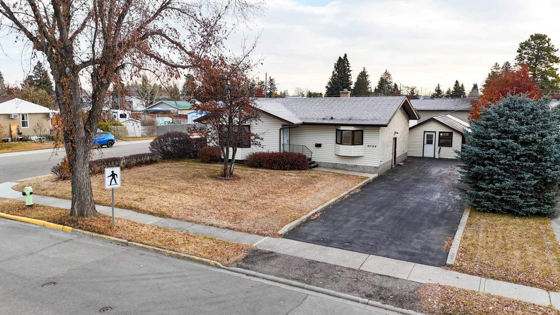 50 Avenue Unit 4044, Innisfail, AB T4G 1J3