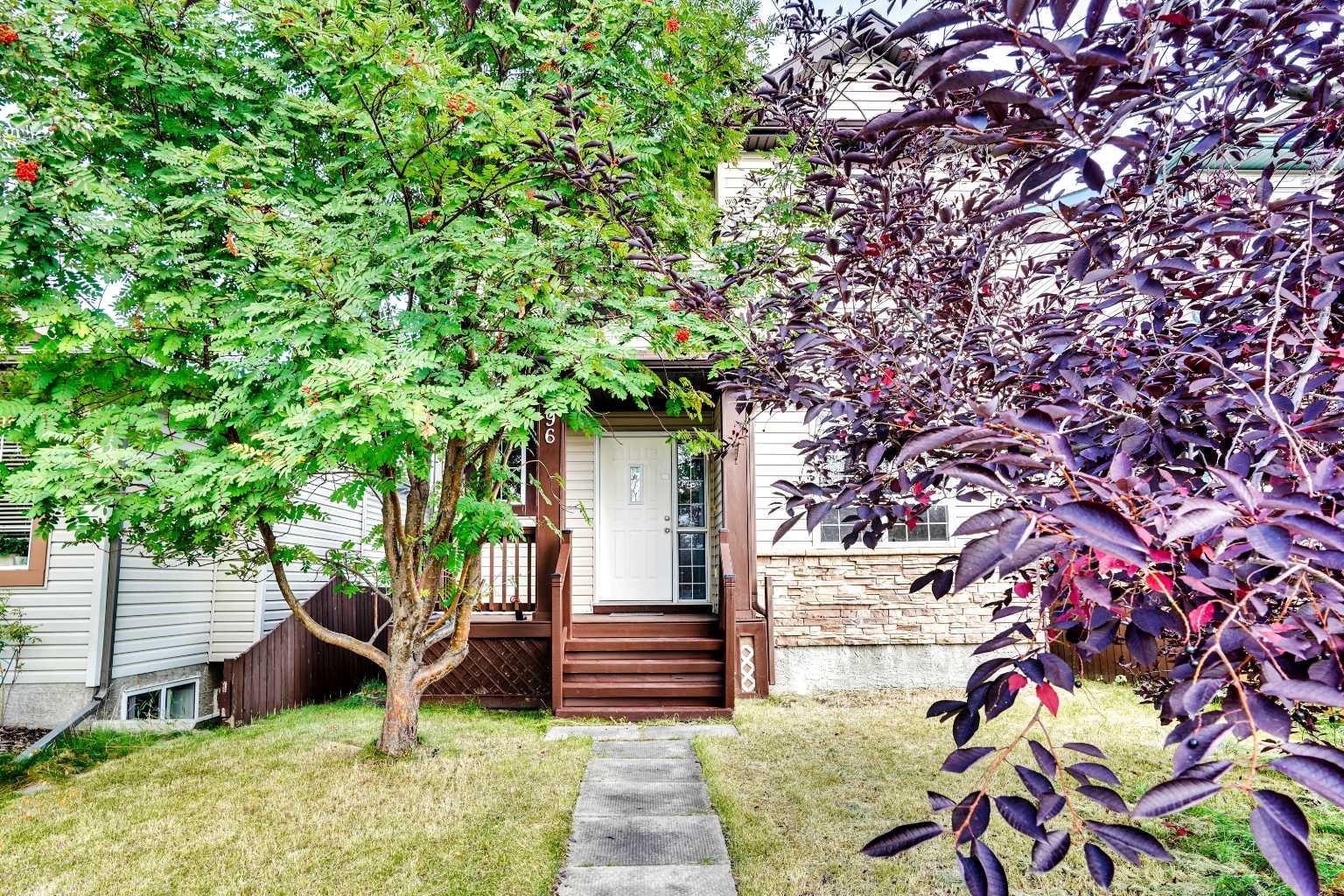 96 Eversyde Cir SW, Calgary, AB T2Y 4T3