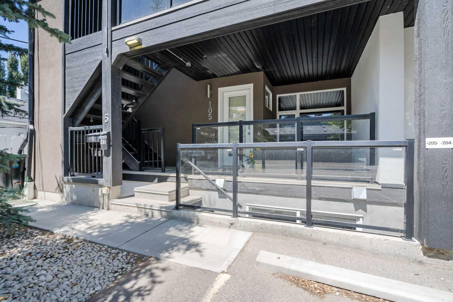 2815 17 Street Sw Unit 5, Calgary, AB T2T 1G9