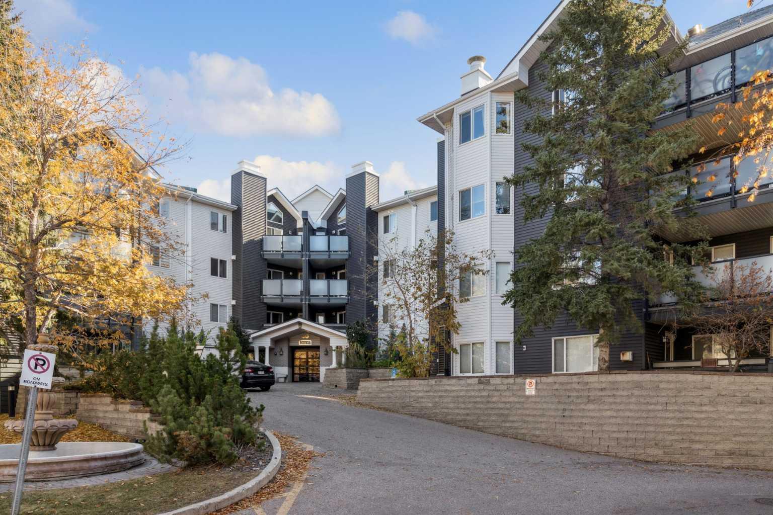 30 Sierra Morena Mews Sw Unit 204, Calgary, AB T3H 3K7