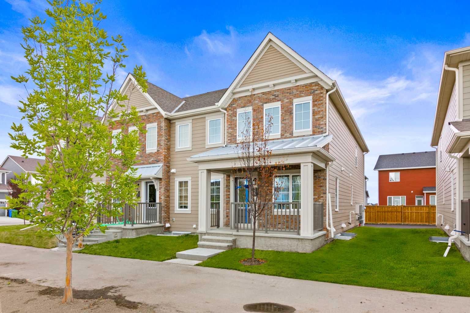 225 Yorkville Blvd SW, Calgary, AB T2X 5H6