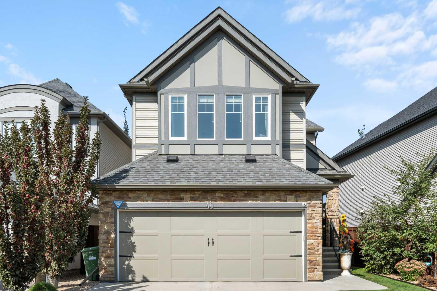 40 Cranarch Cres SE, Calgary, AB T3M 2J3