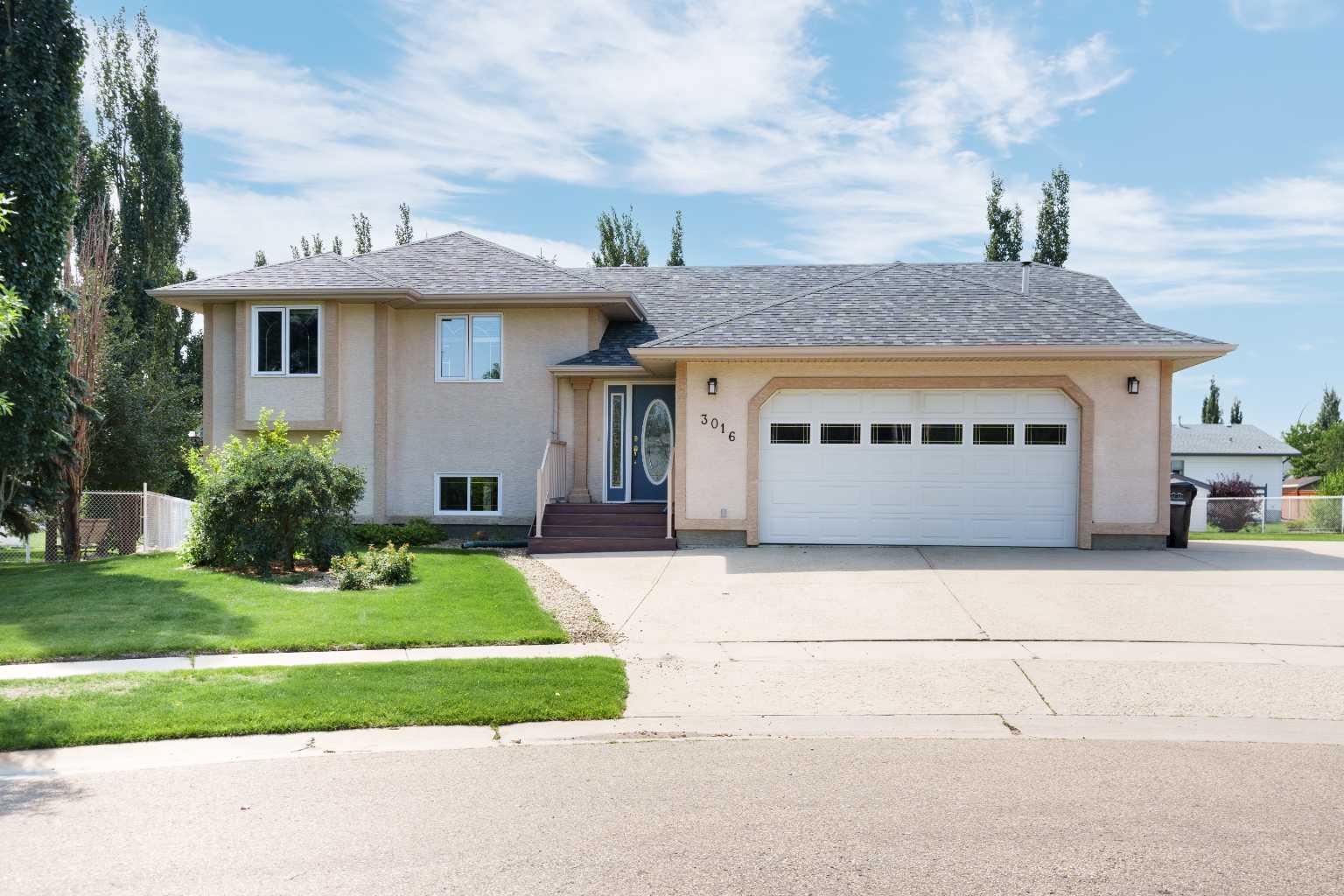 , Camrose, AB T4V 4S5 MLS Houseful