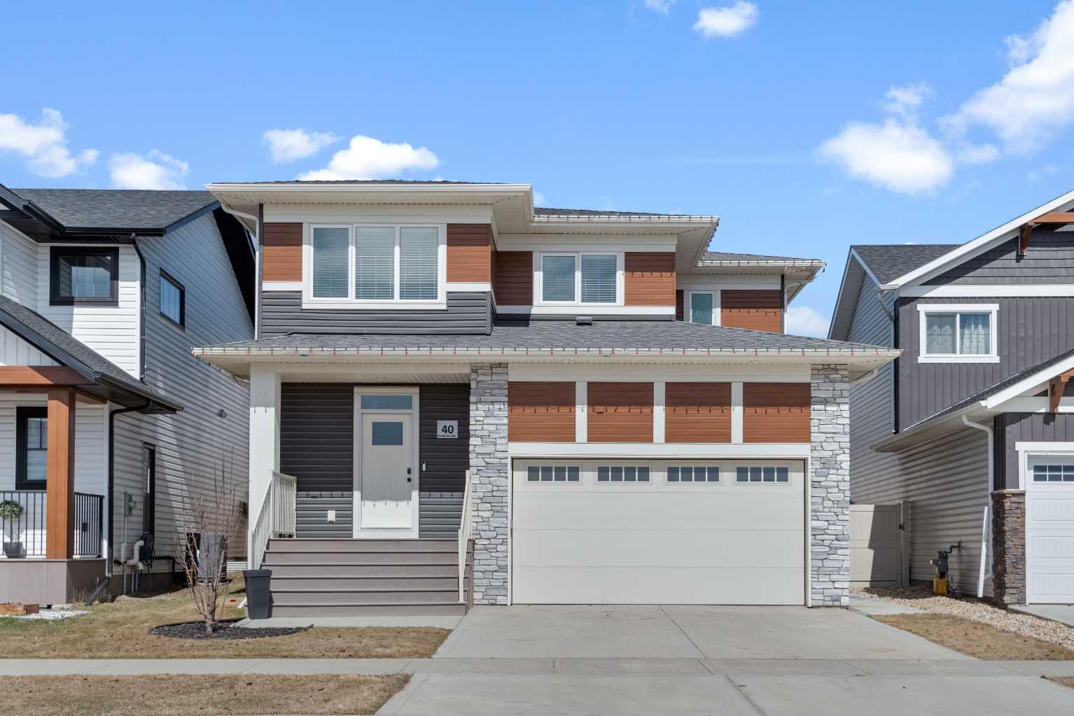 40 Ellington Cres, Red Deer, AB T4P 3E2