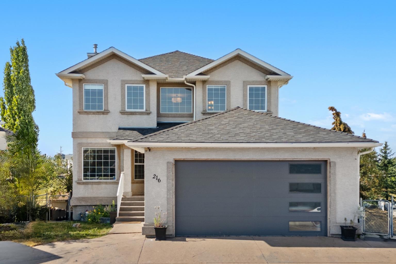216 Stonegate Pl NW, Airdrie, AB T4B 2P3