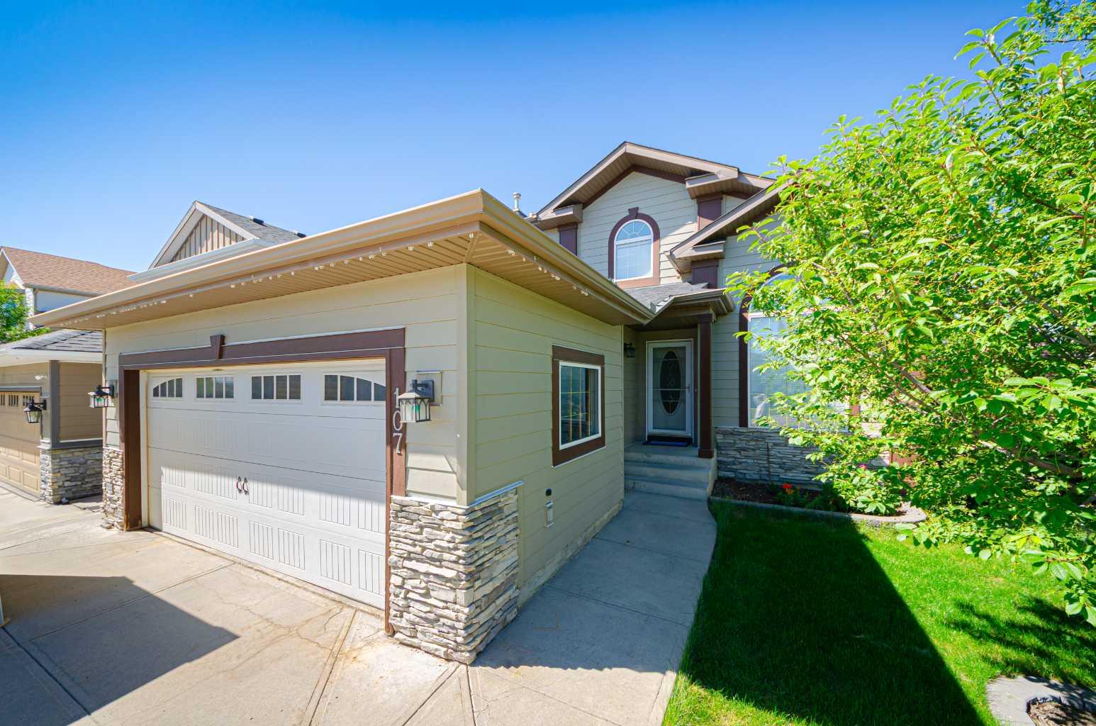 107 Thornbird Way SE, Airdrie, AB T4A 2E3
