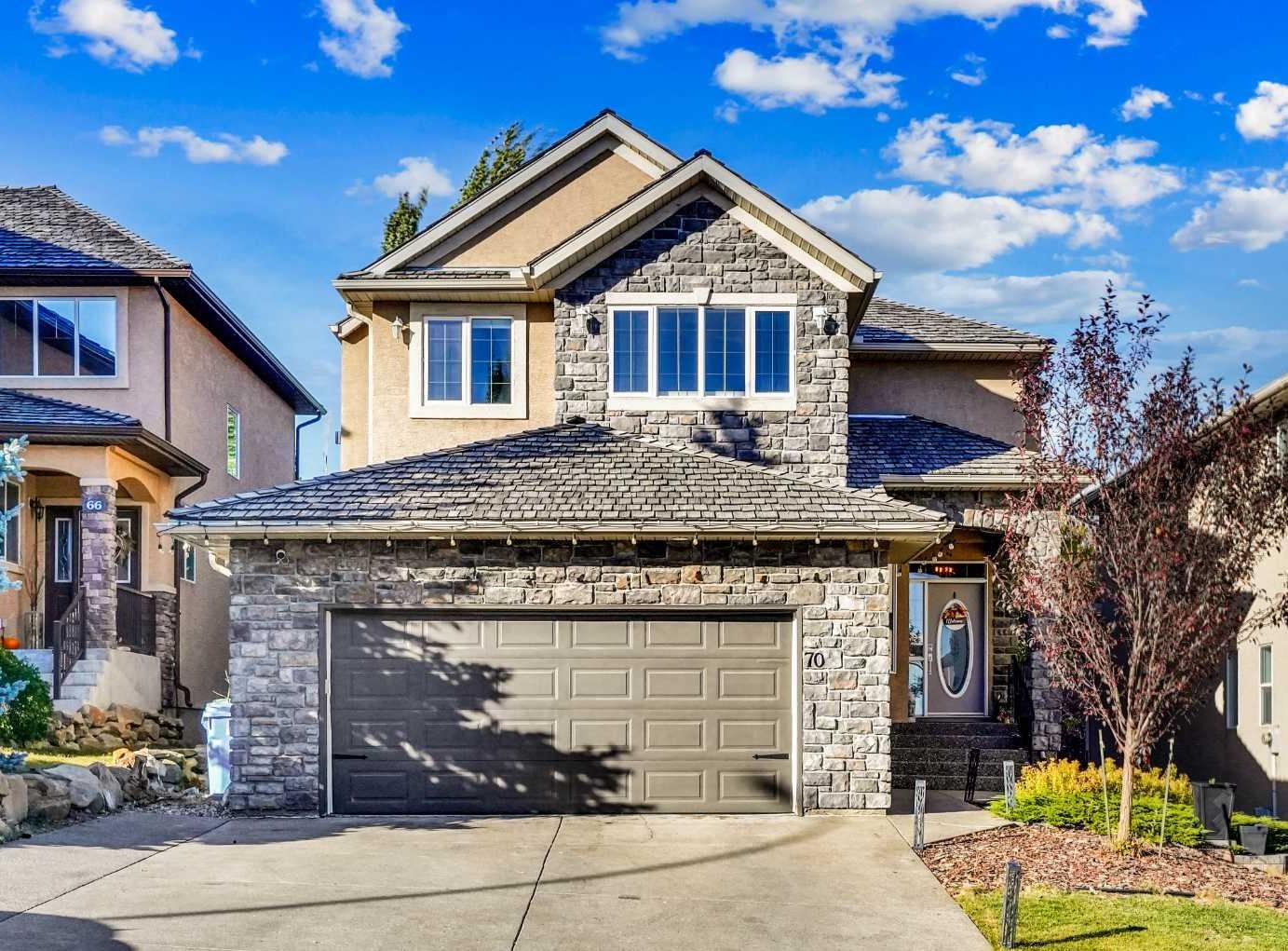 70 Royal Ridge Mnr NW, Calgary, AB T3G 5Z1