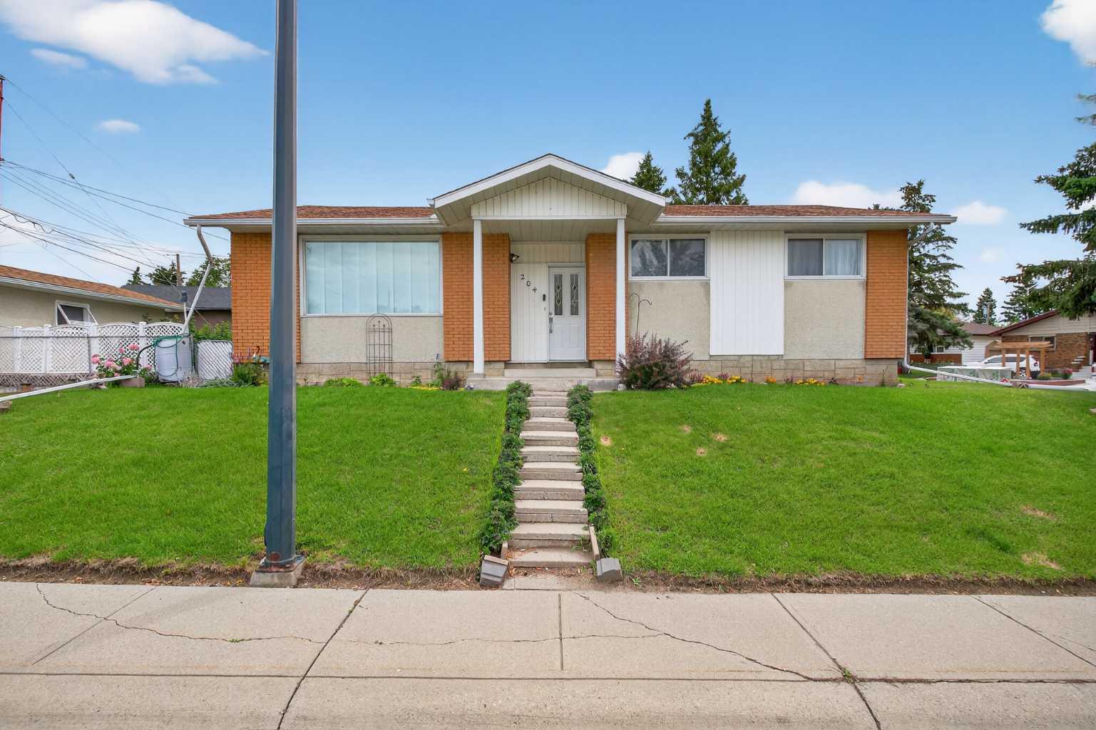204 Martell Rd NE, Calgary, AB T2A 2X1
