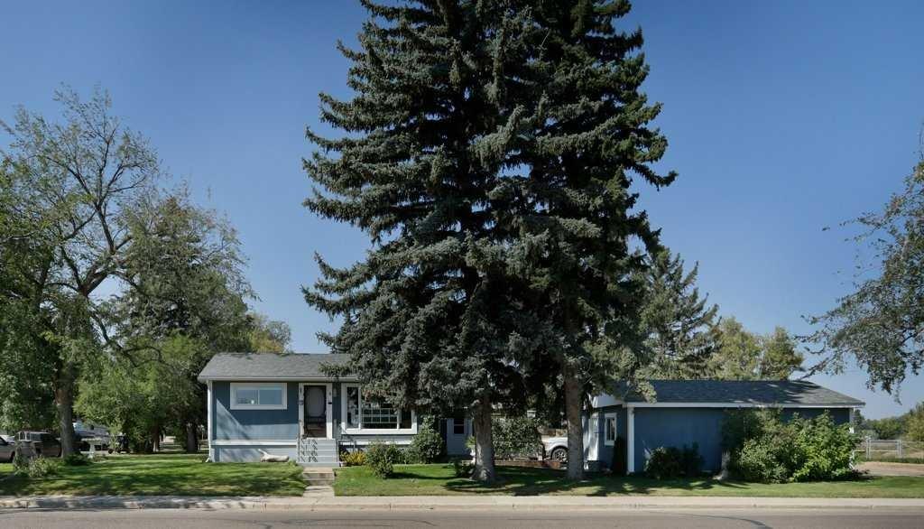 4 Spruce Ave W, Brooks, AB T1R 1C5