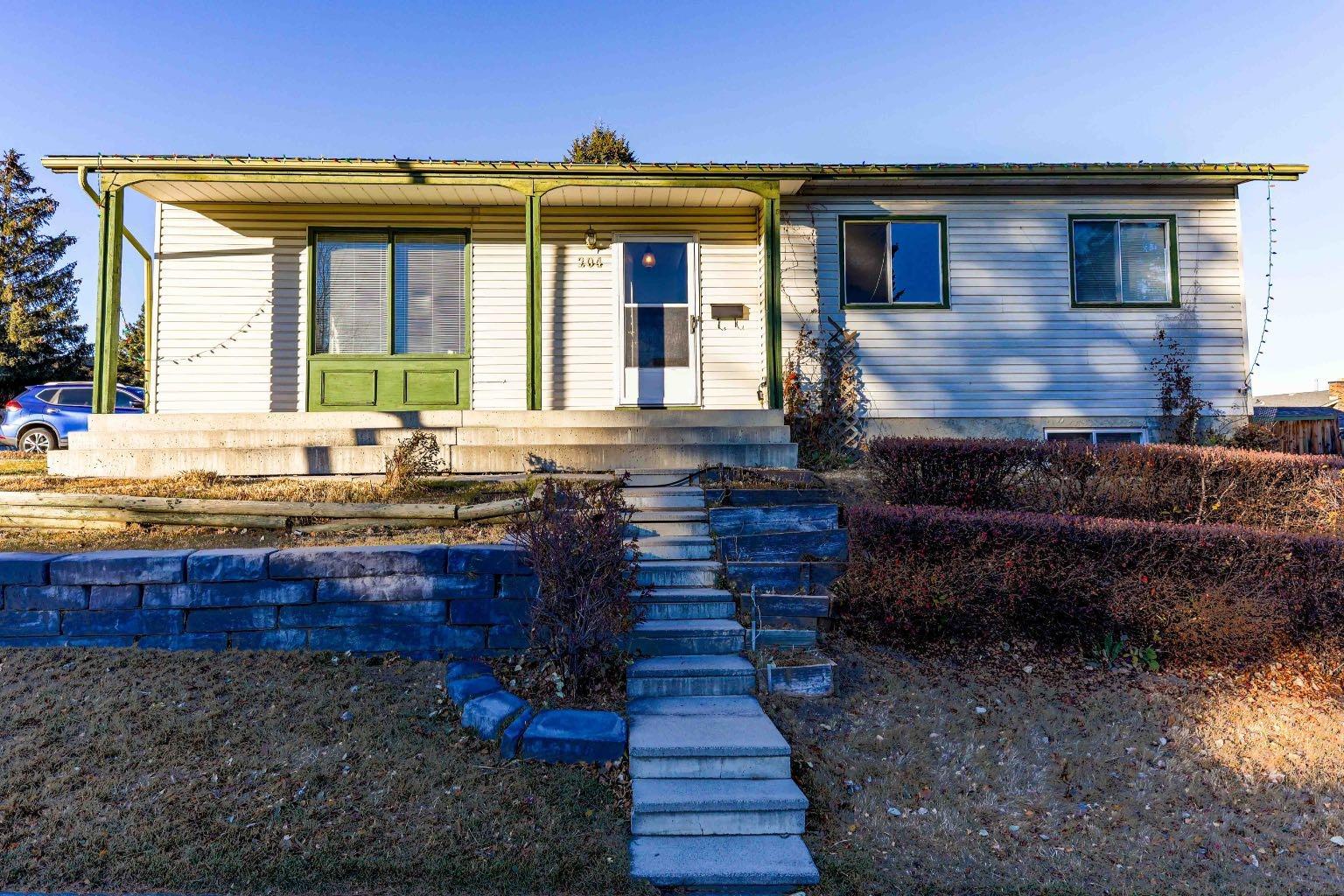 204 Norfolk Rd NW, Calgary, AB T2K 5P7