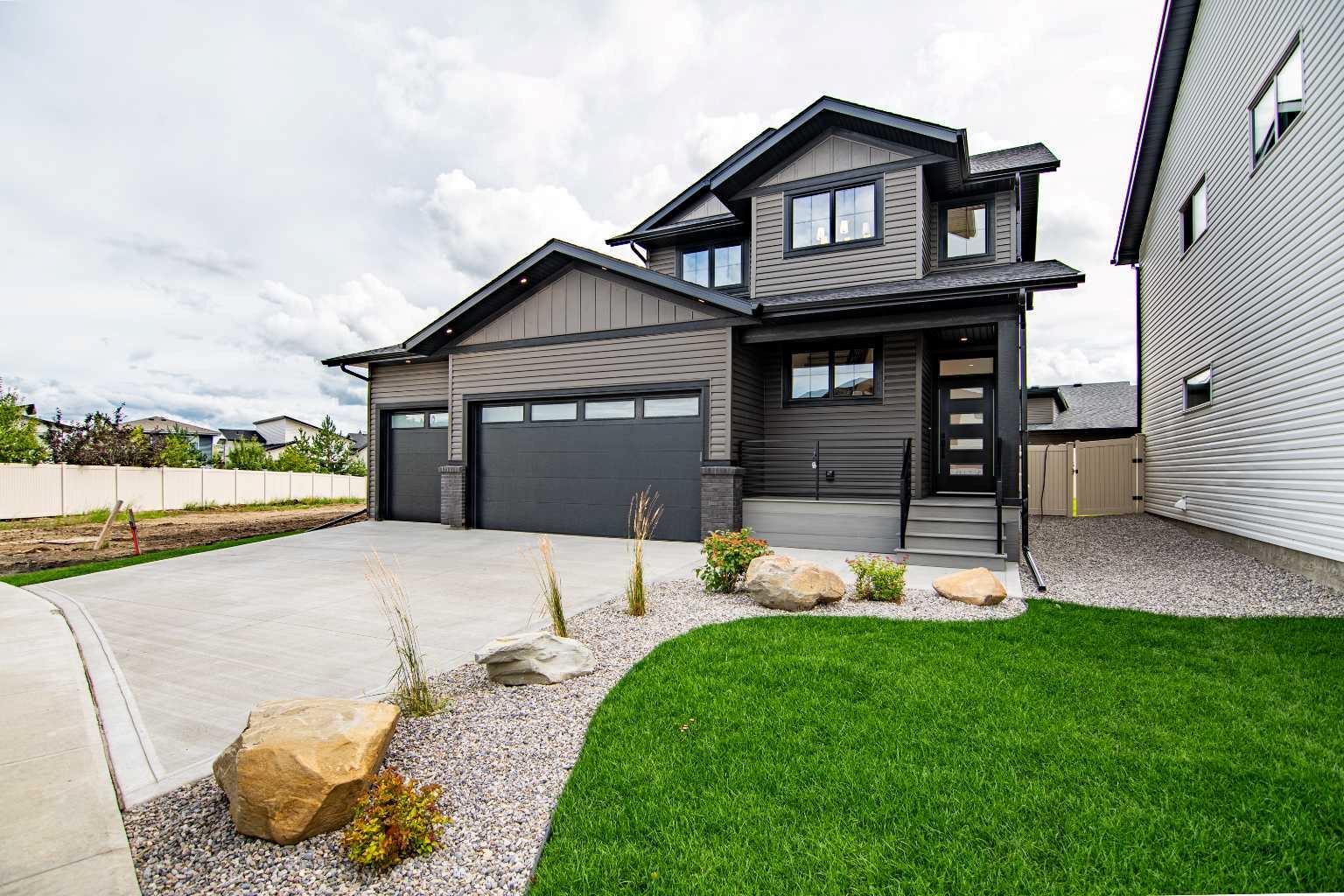 39 Eaton Cres, Red Deer, AB T4P 3E2