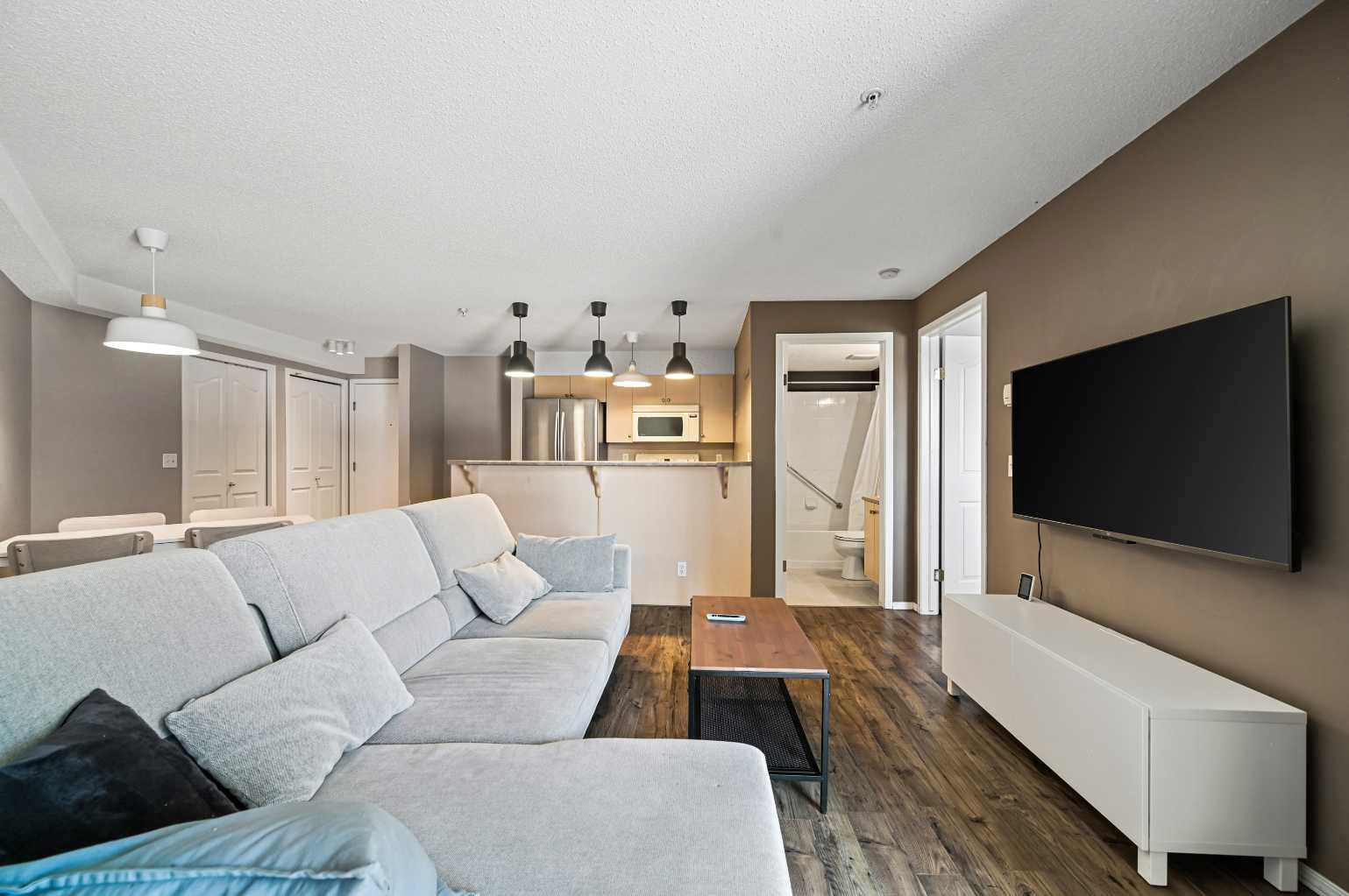 10 Prestwick Bay Se Unit 4209, Calgary, AB T2Z 0B4