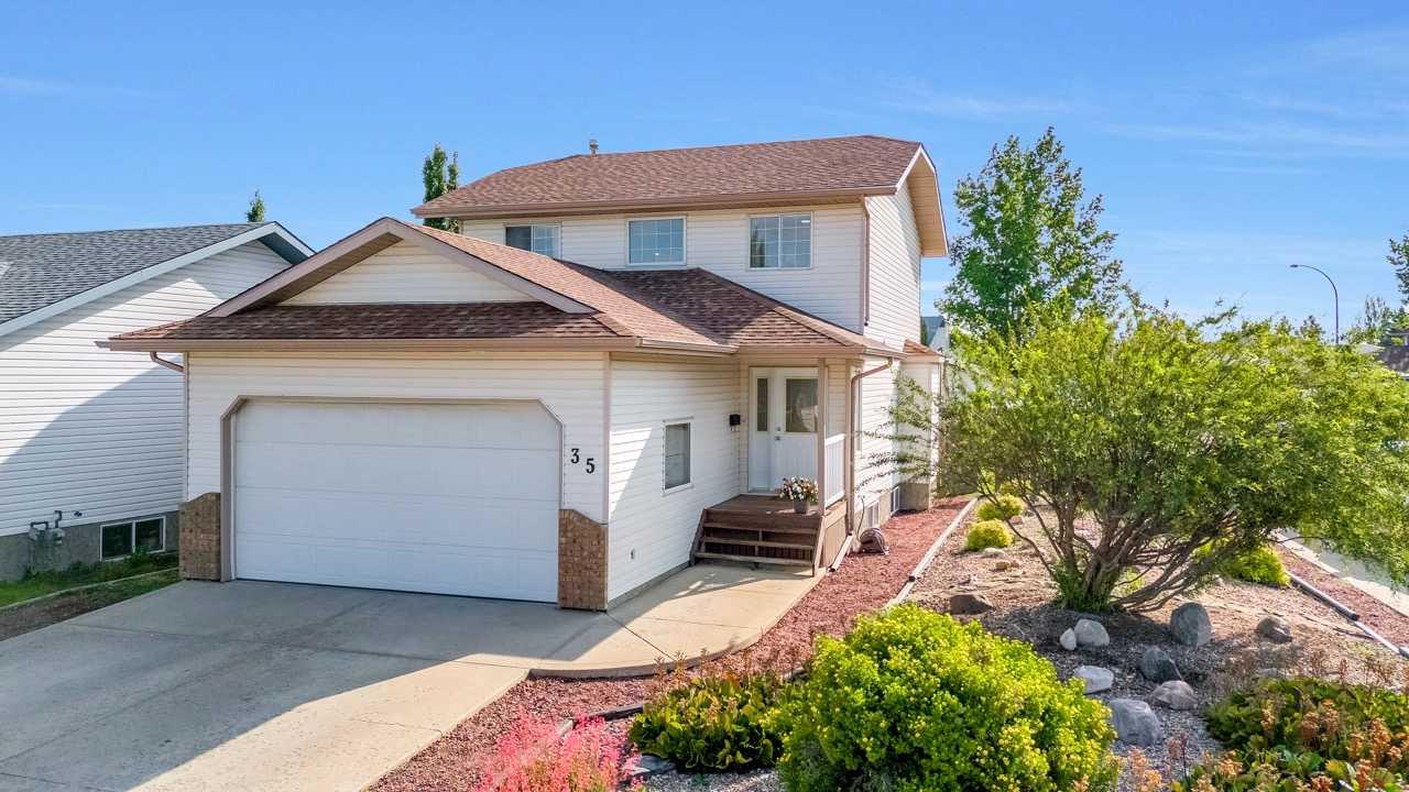 35 Logan Close, Red Deer, AB T4R 2N8