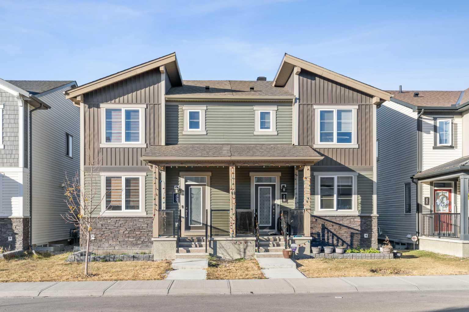 223 Carrington Cir NW, Calgary, AB T3P 0Y4