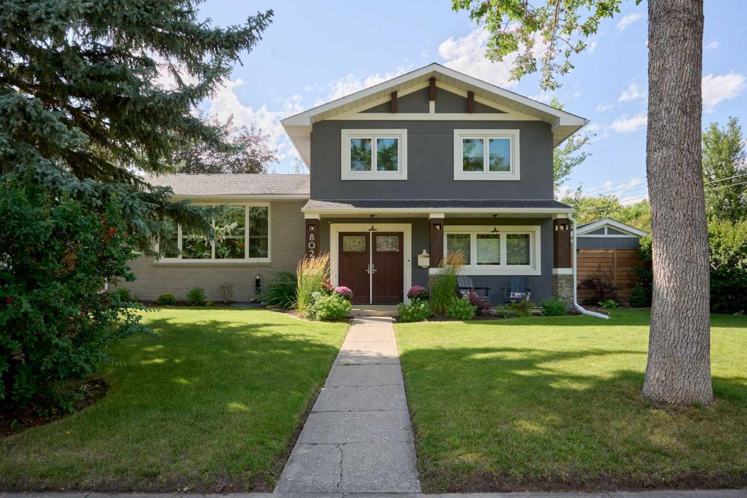 8027 Churchill Dr SW, Calgary, AB T2V 2S5