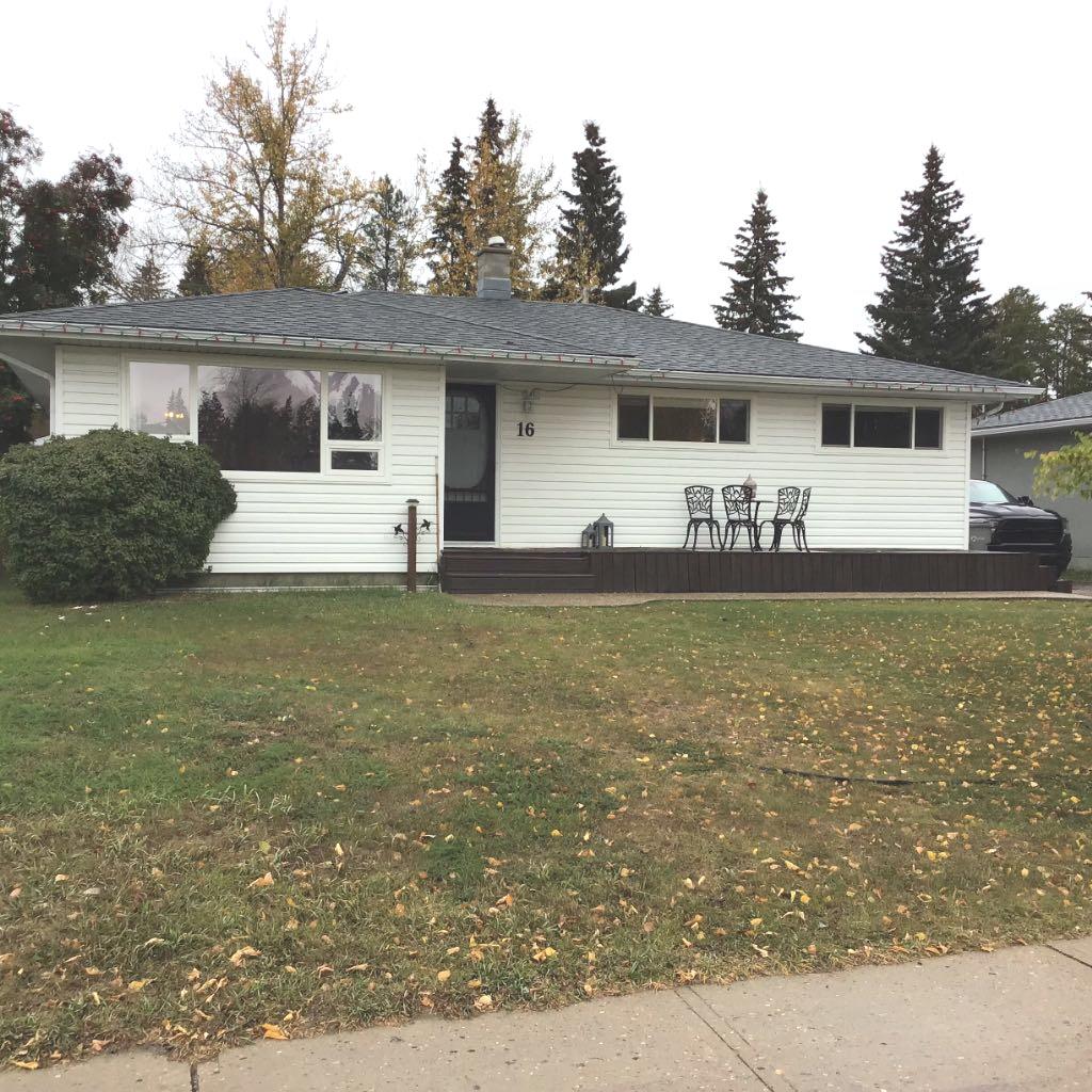 16 Mcleod Dr, Whitecourt, AB T7S 1H4
