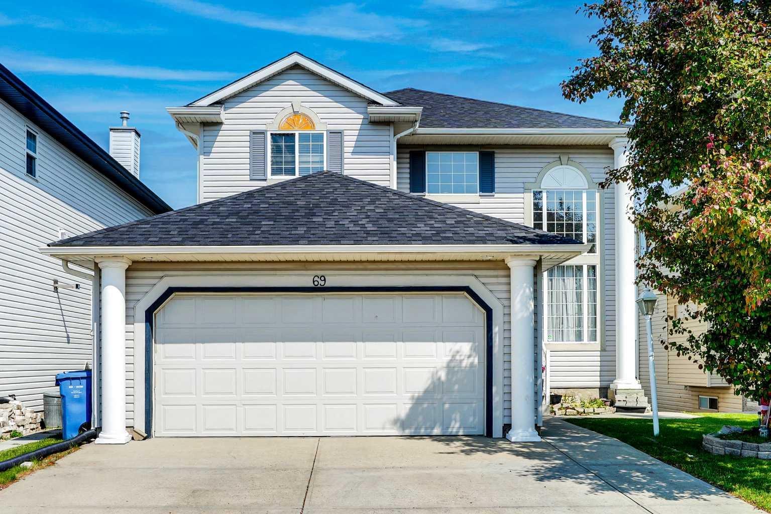 69 Coral Springs Park NE, Calgary, AB T3J 3Y3