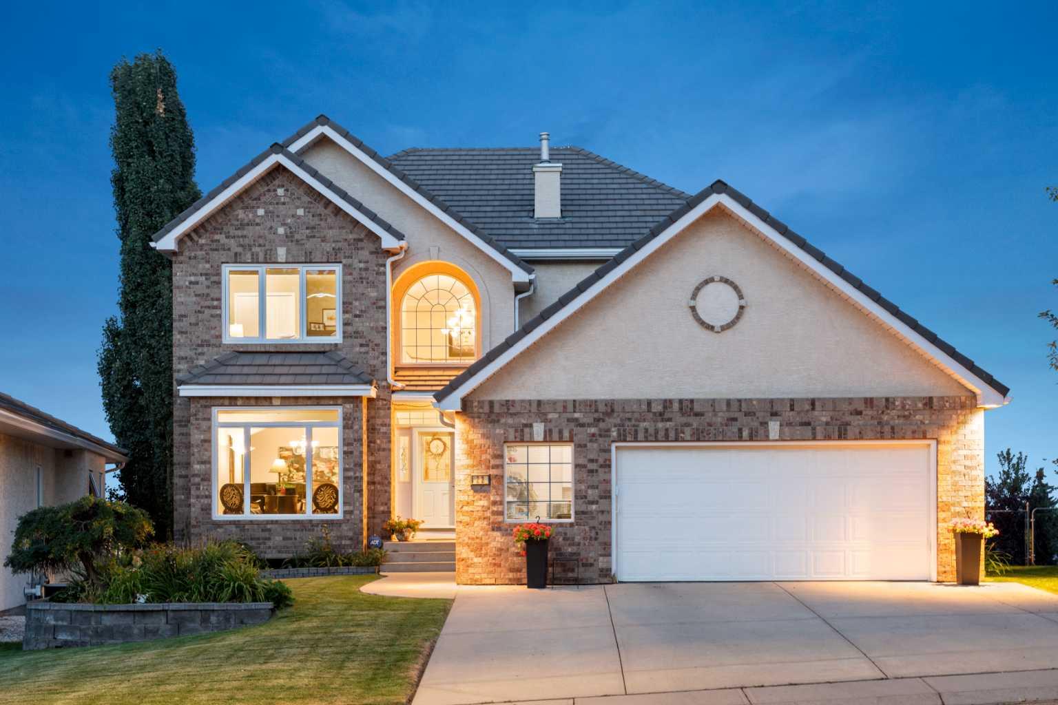 22 Hamptons Hts NW, Calgary, AB T3A 5A9