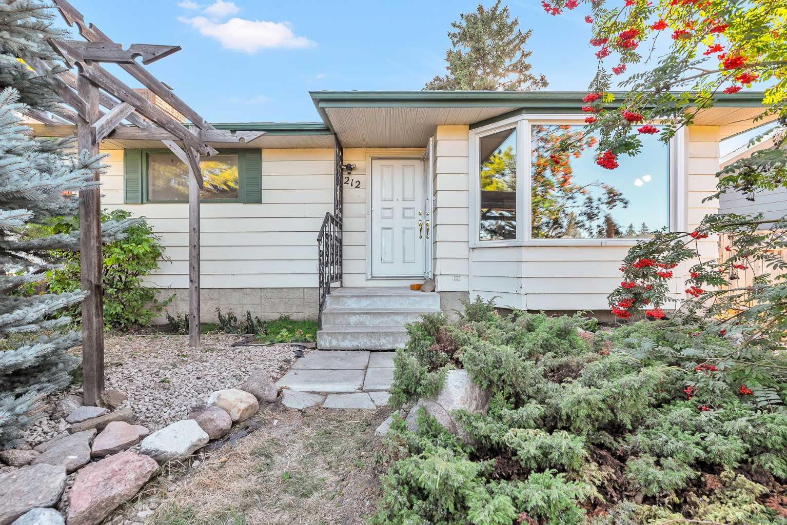 212 Dovercrest Pl SE, Calgary, AB T2B 1Y5
