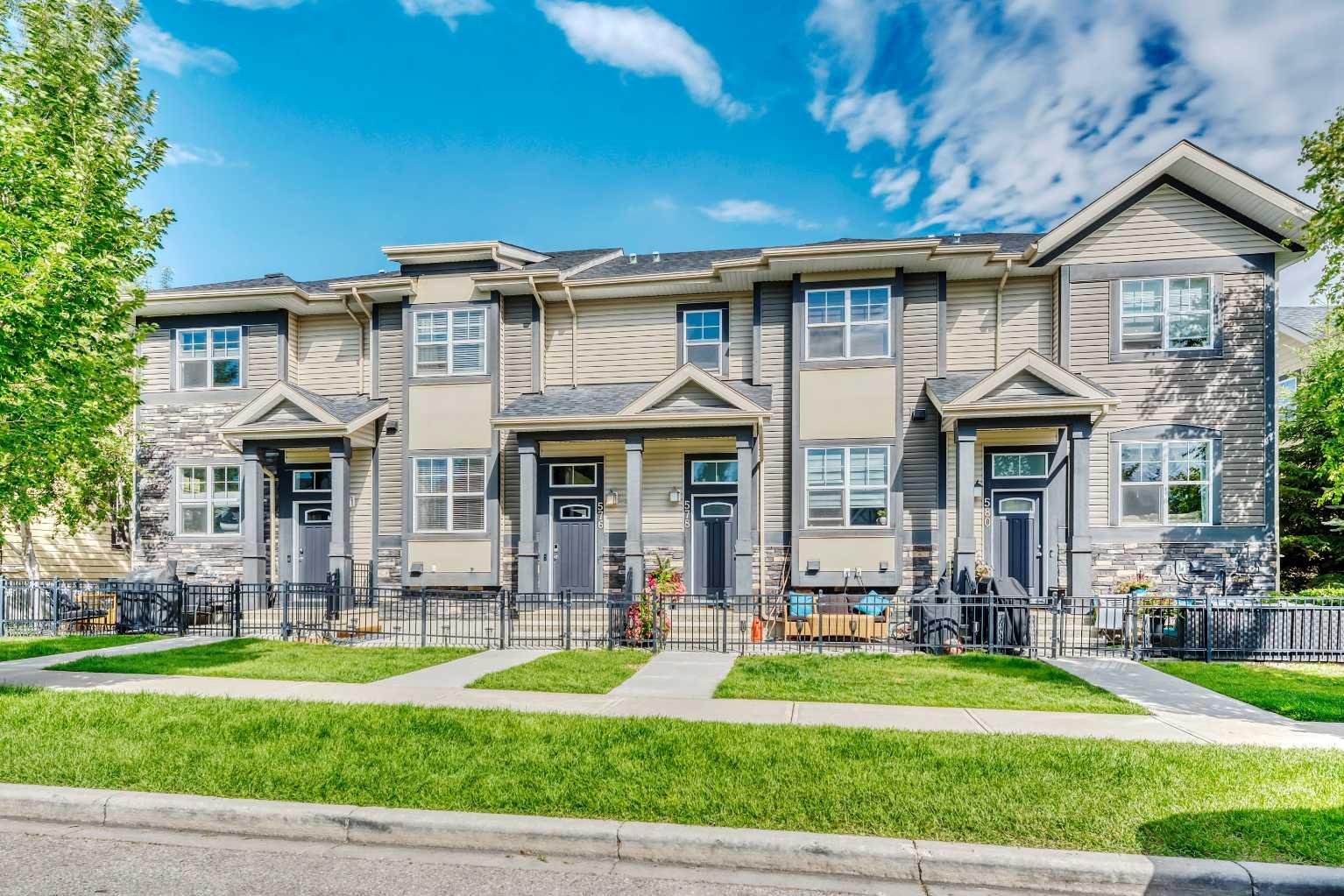 576 Mckenzie Towne Dr SE, Calgary, AB T2Z 1C7