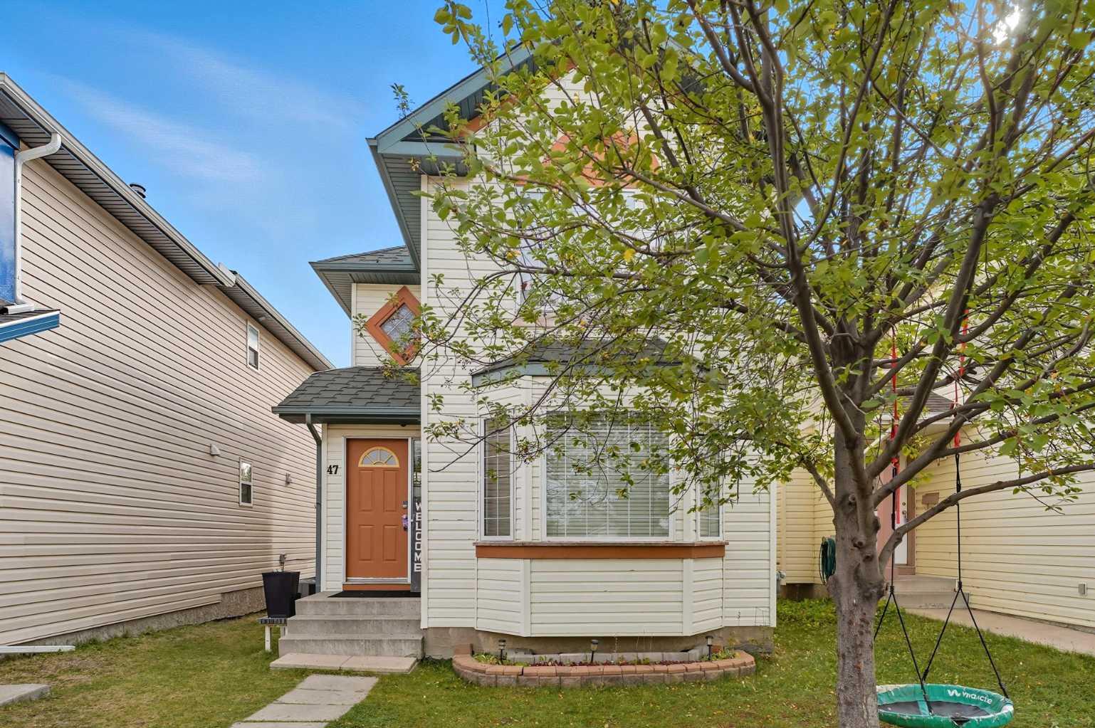 47 Covewood Park NE, Calgary, AB T3K 4T2