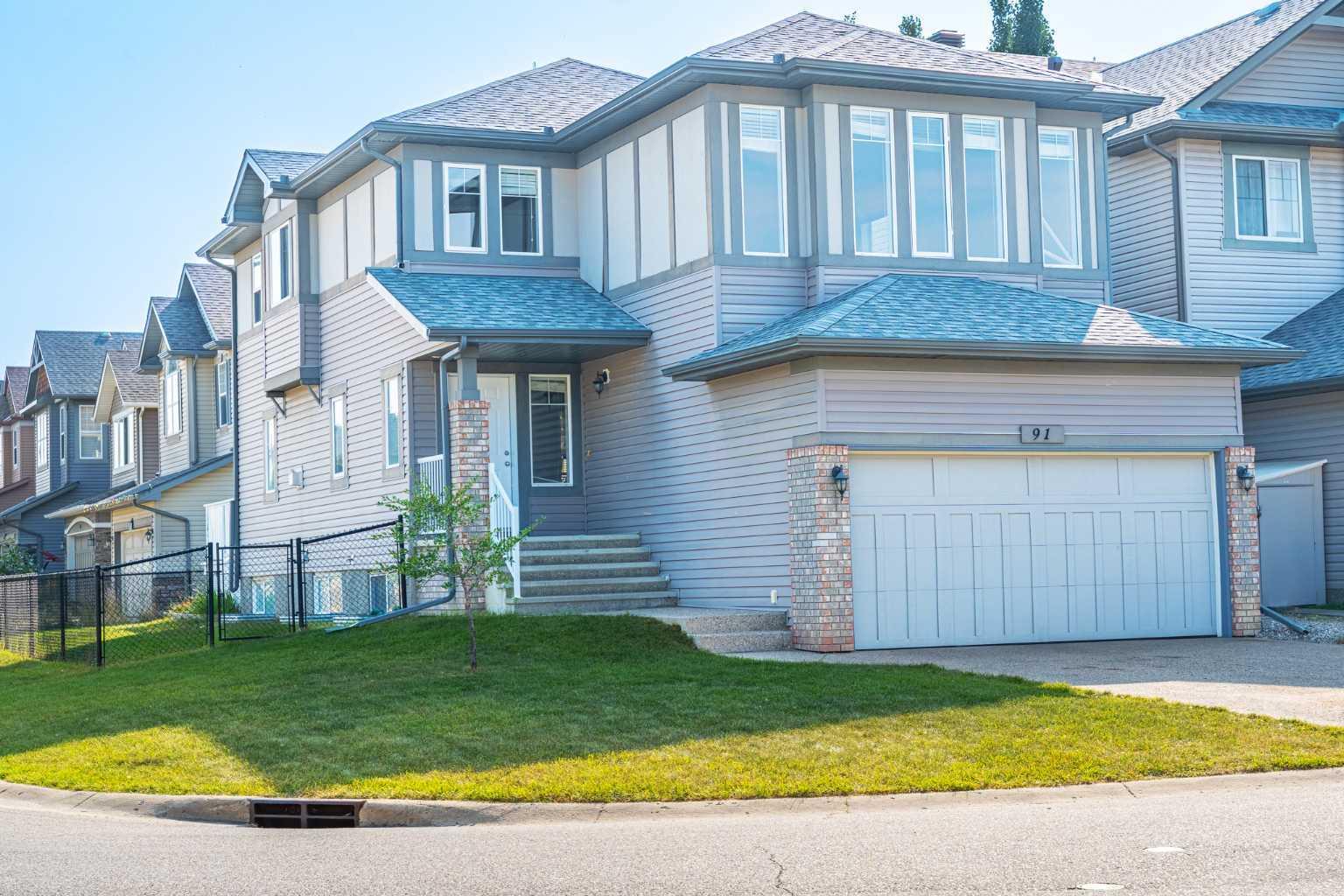 91 Cougartown Close SW, Calgary, AB T3H 0B3