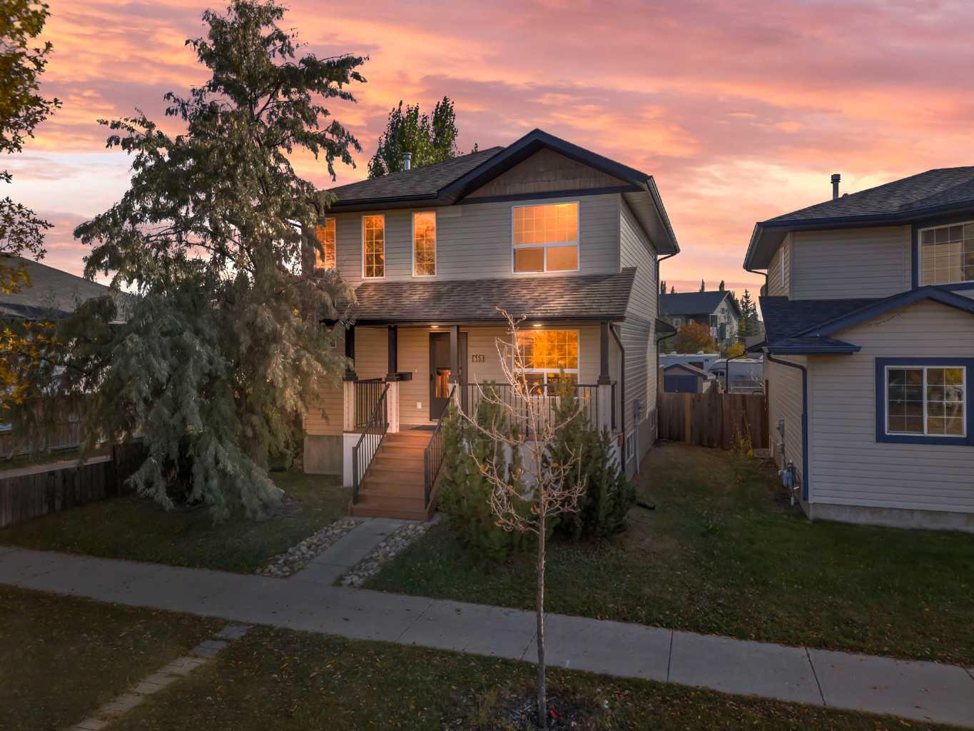668 Lancaster Dr, Red Deer, AB T4R 3B4