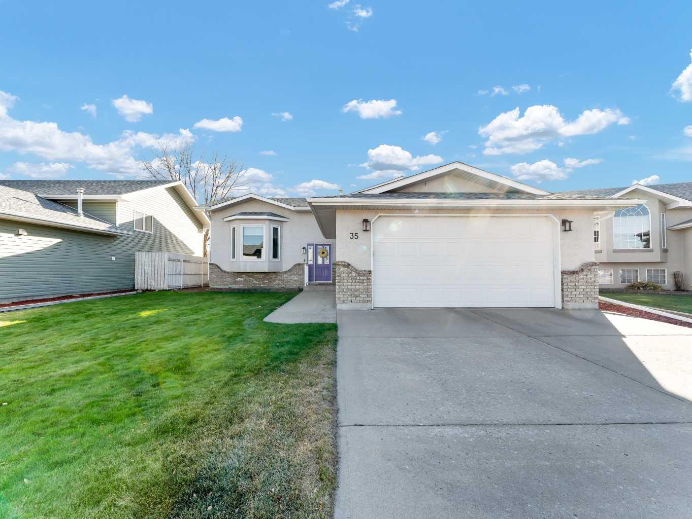 35 Heritage Ct NE, Medicine Hat, AB T1C 1X7