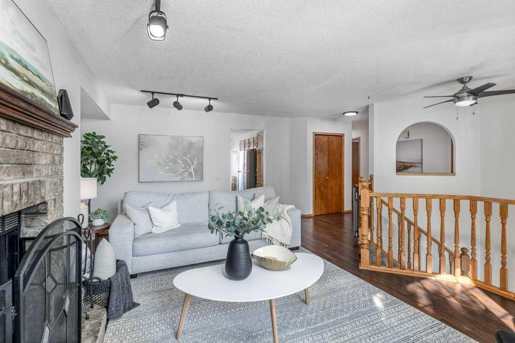 21 W Mcdougal Rd, Cochrane, AB T4C 1L3