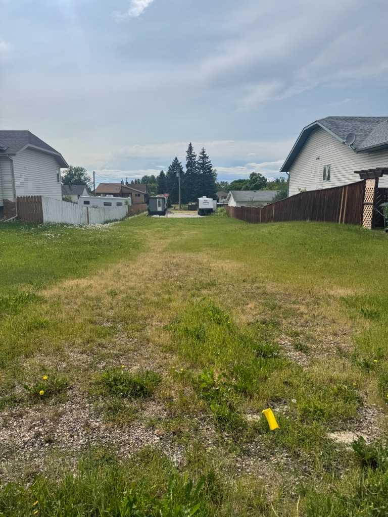 45 Street Unit 3914 #a, Ponoka, AB T4J 1B6