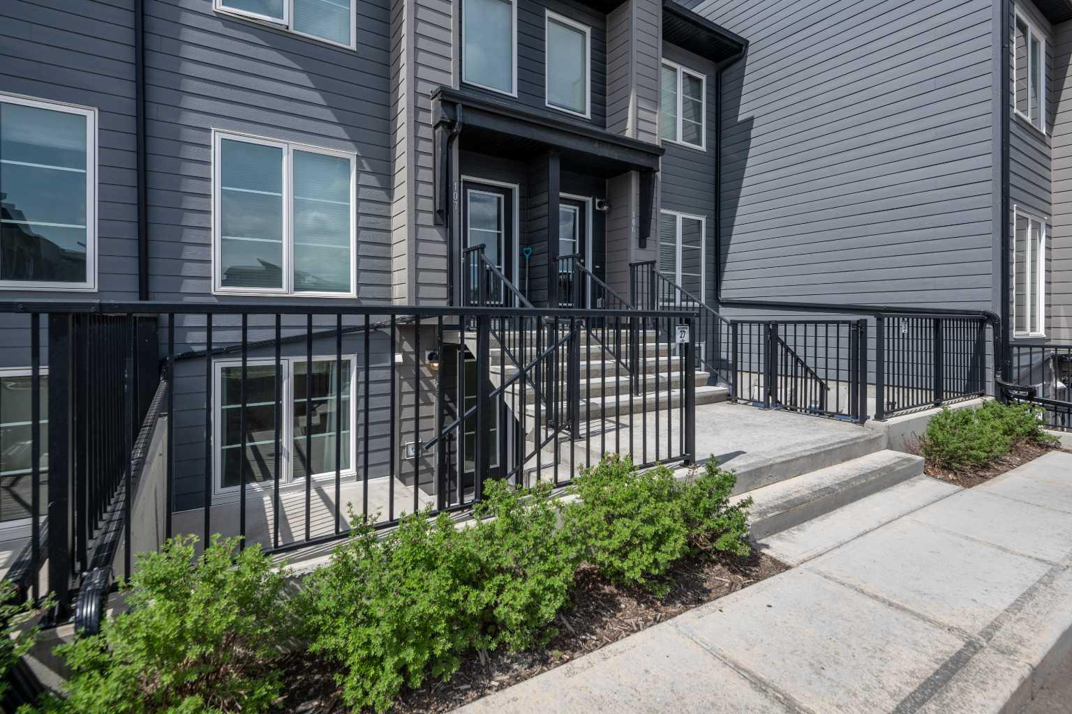 260 Rowley Way Nw Unit 108, Calgary, AB T3L 0H5