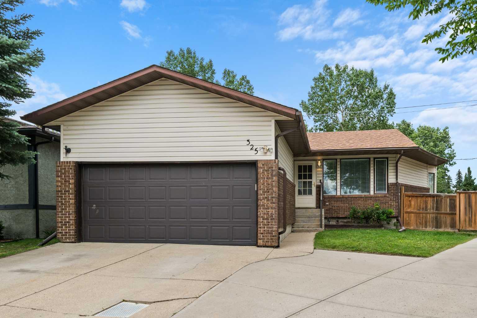 325 Big Springs Ct SE, Airdrie, AB T4A 1K6