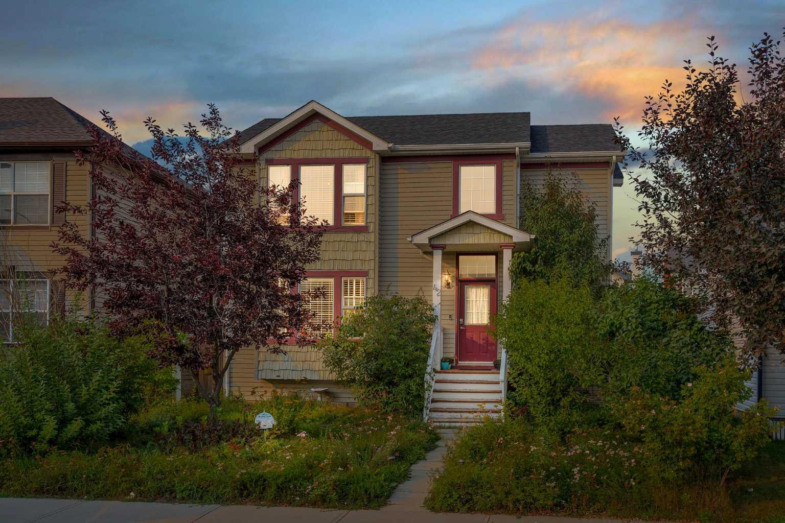 42 Marthas Haven Mnr NE, Calgary, AB T3J 3X8