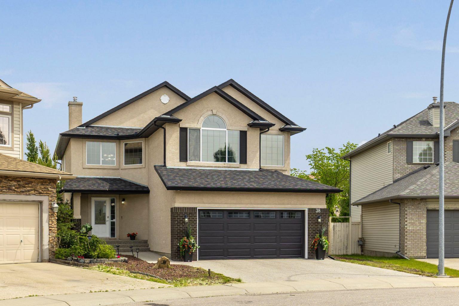 38 Simcoe Cres SW, Calgary, AB T3H 4K6