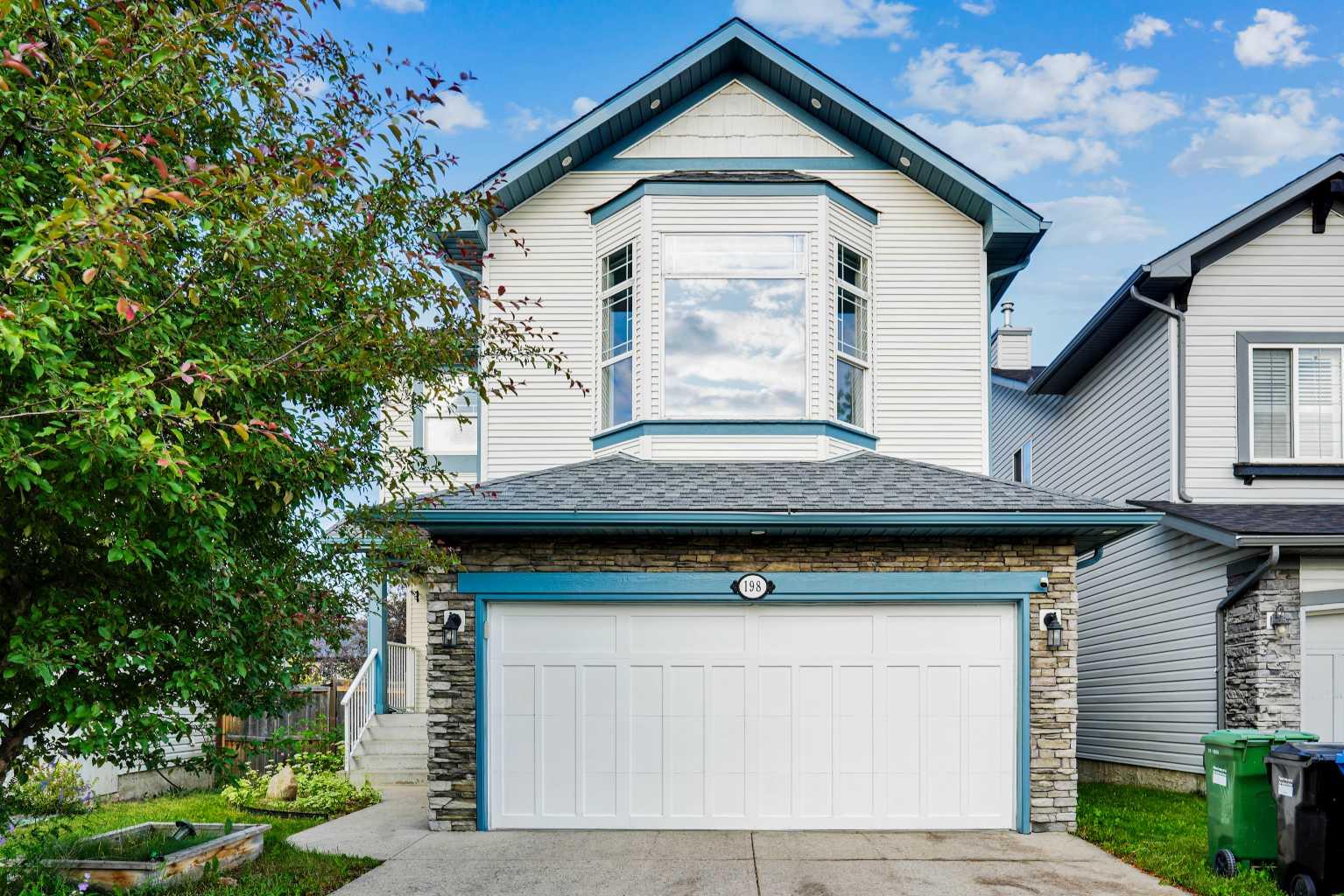 198 New Brighton Cir SE, Calgary, AB T2Z 4B4