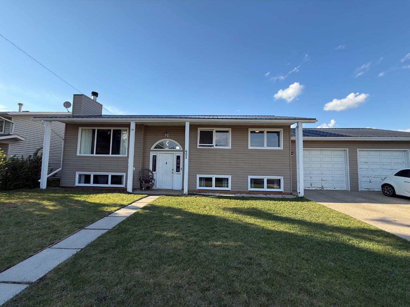 9 Ave W Unit 602, Hanna, AB T0J 1P0