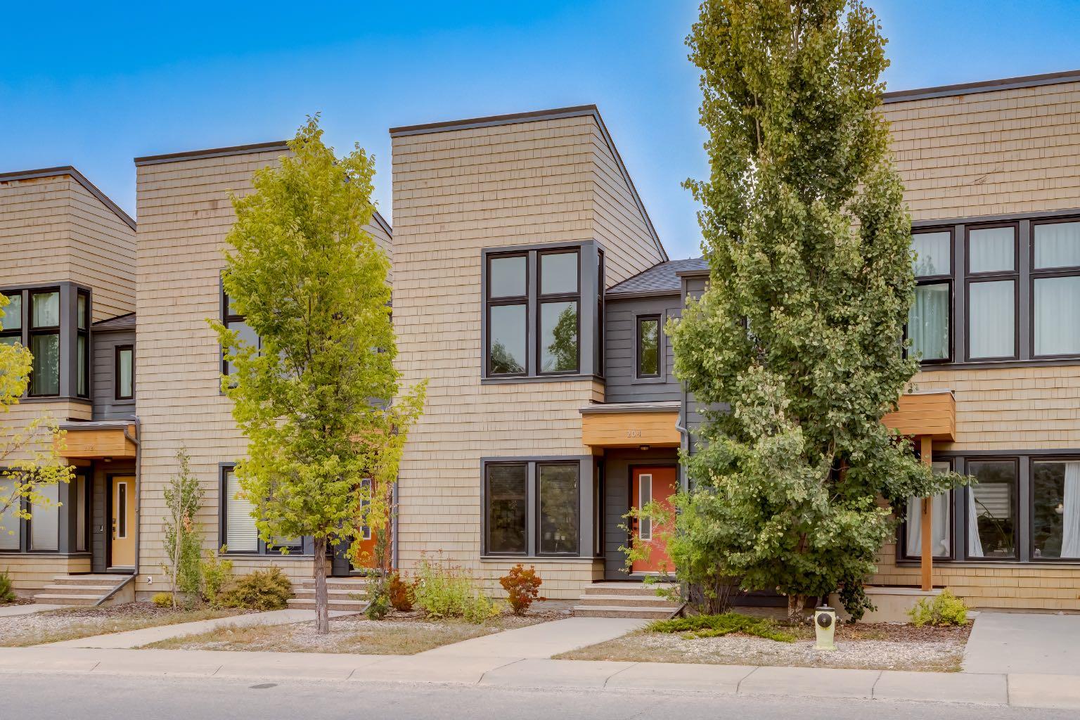 204 Walden Dr SE, Calgary, AB T2X 0P3