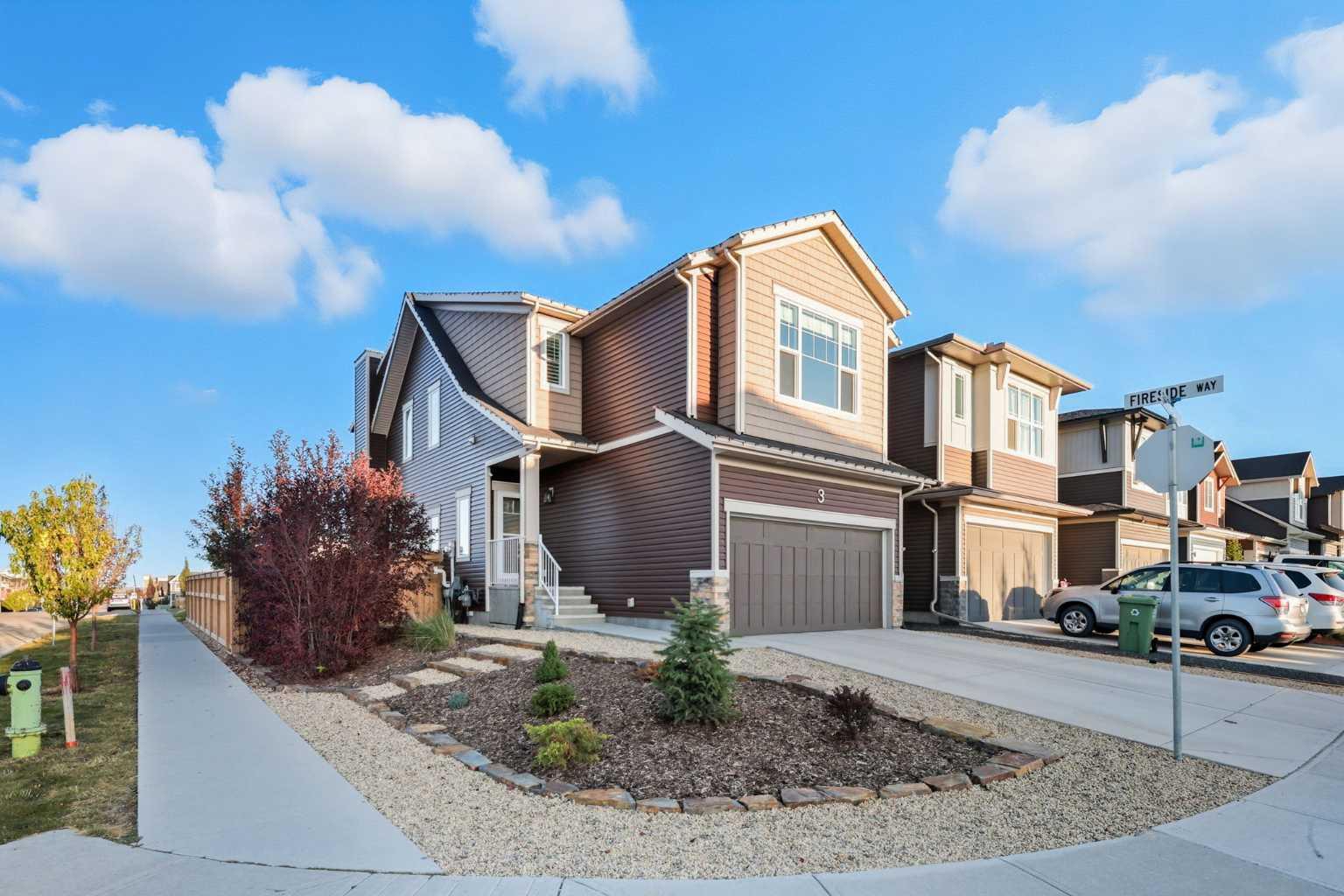 3 Emberside Gdn, Cochrane, AB T4C 2L8