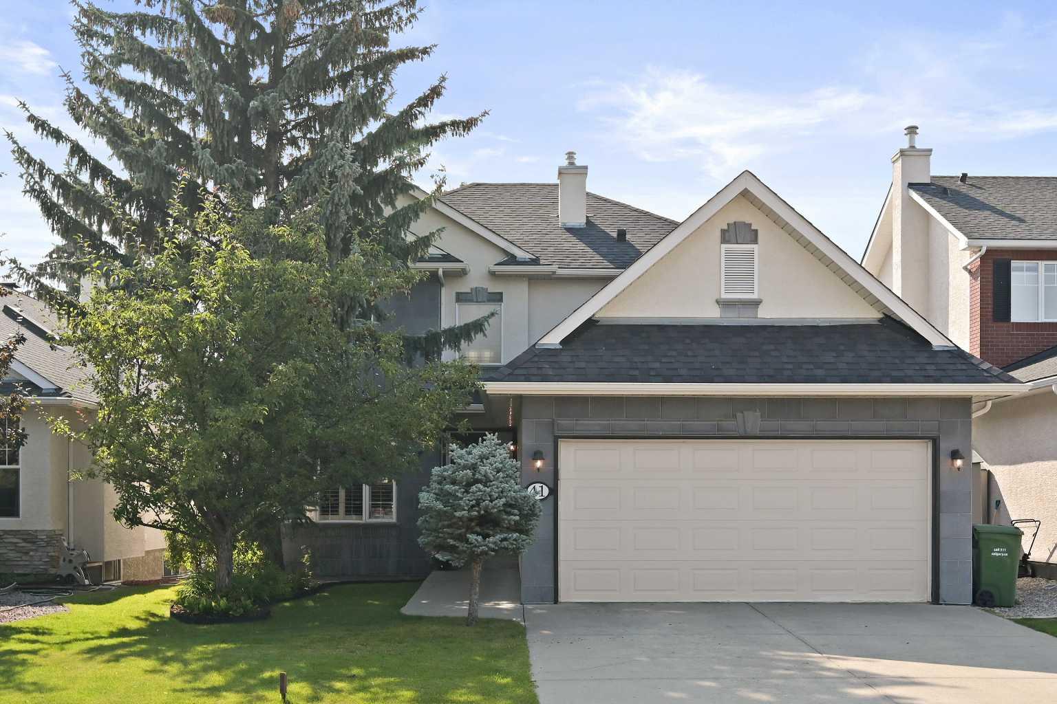 41 Strathridge Cres SW, Calgary, AB T3H 3R9