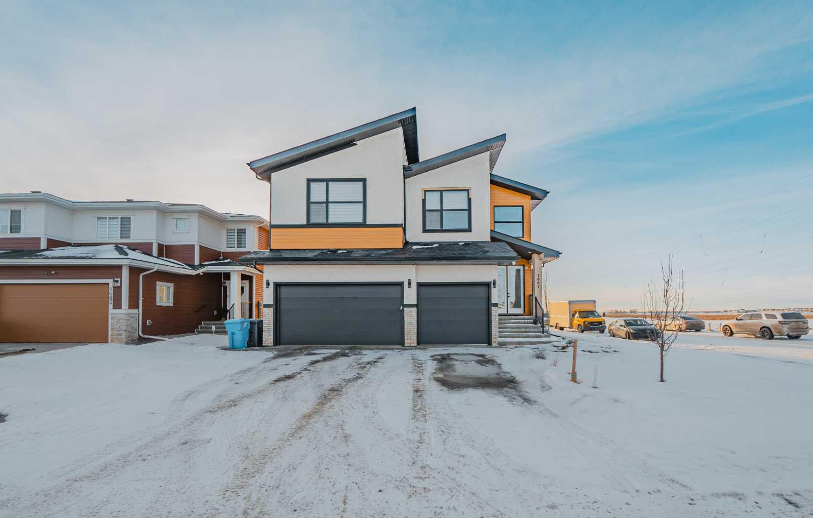 1001 Waterford Dr SE, Chestermere, AB T1X 2T7