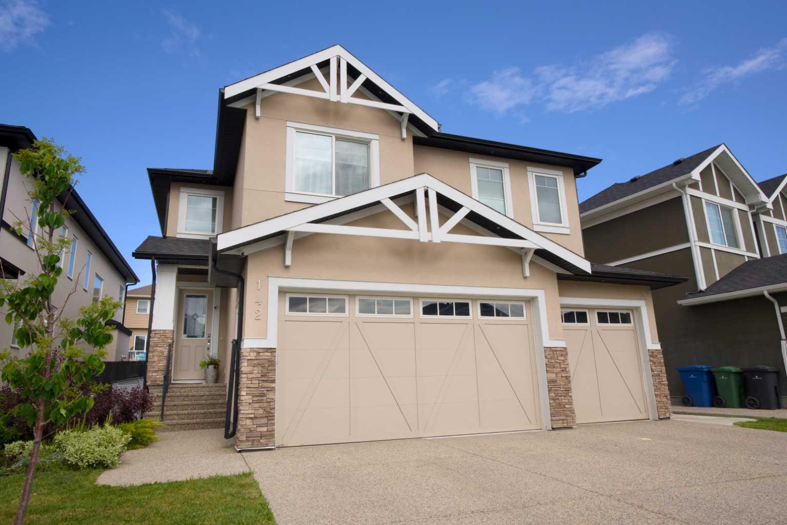 142 Kinniburgh Cres, Chestermere, AB T1X 1Y1