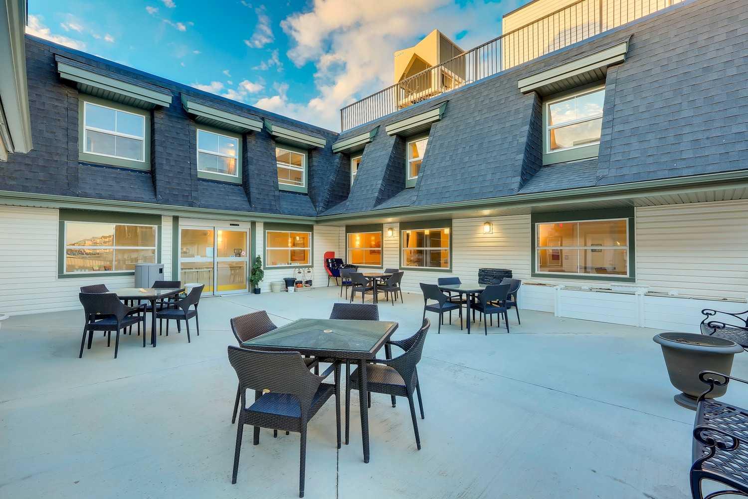 2635 Eversyde Avenue Sw Unit 425, Calgary, AB T2Y 5G9