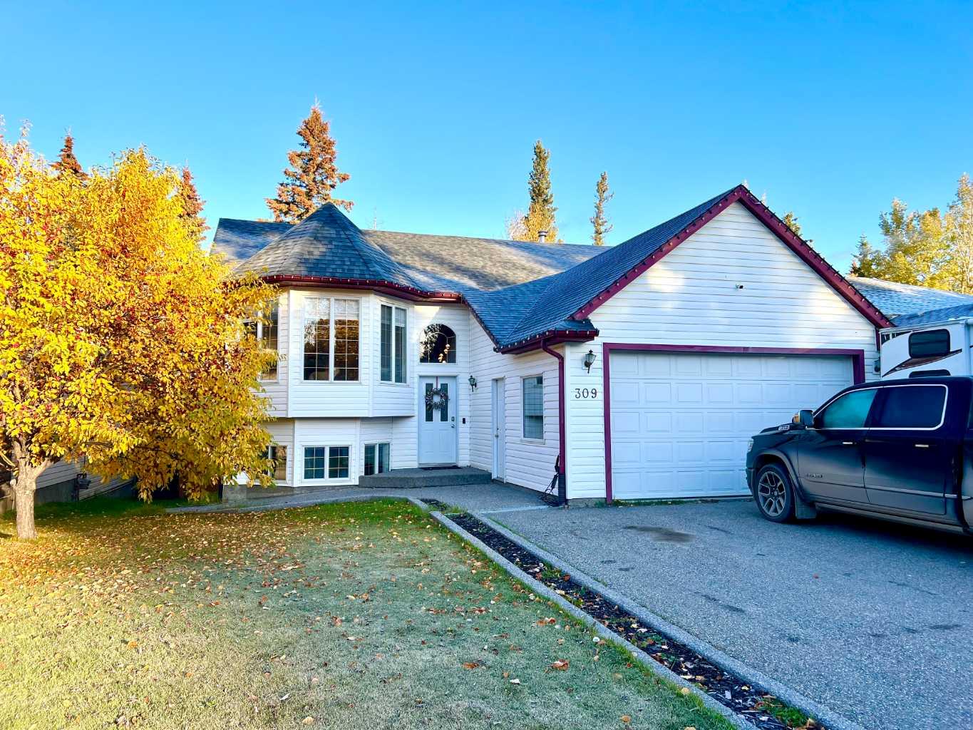 309 Eaton Dr, Hinton, AB T7V 1Y5