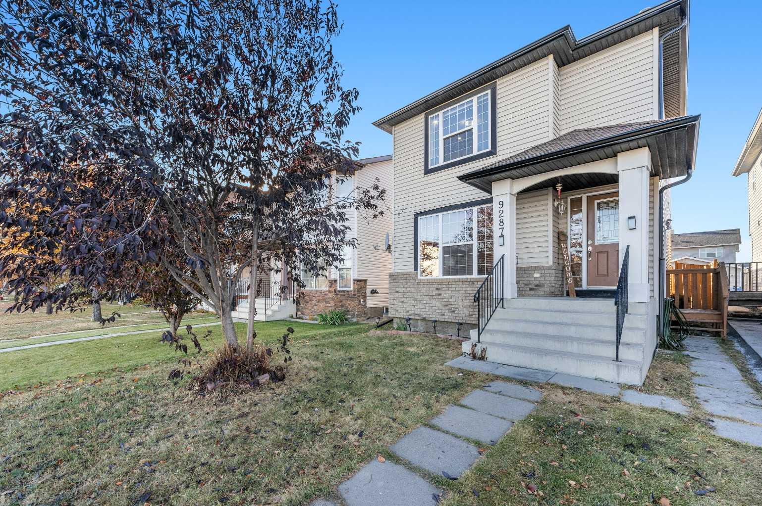 9287 Saddlebrook Dr NE, Calgary, AB T3J 5M5