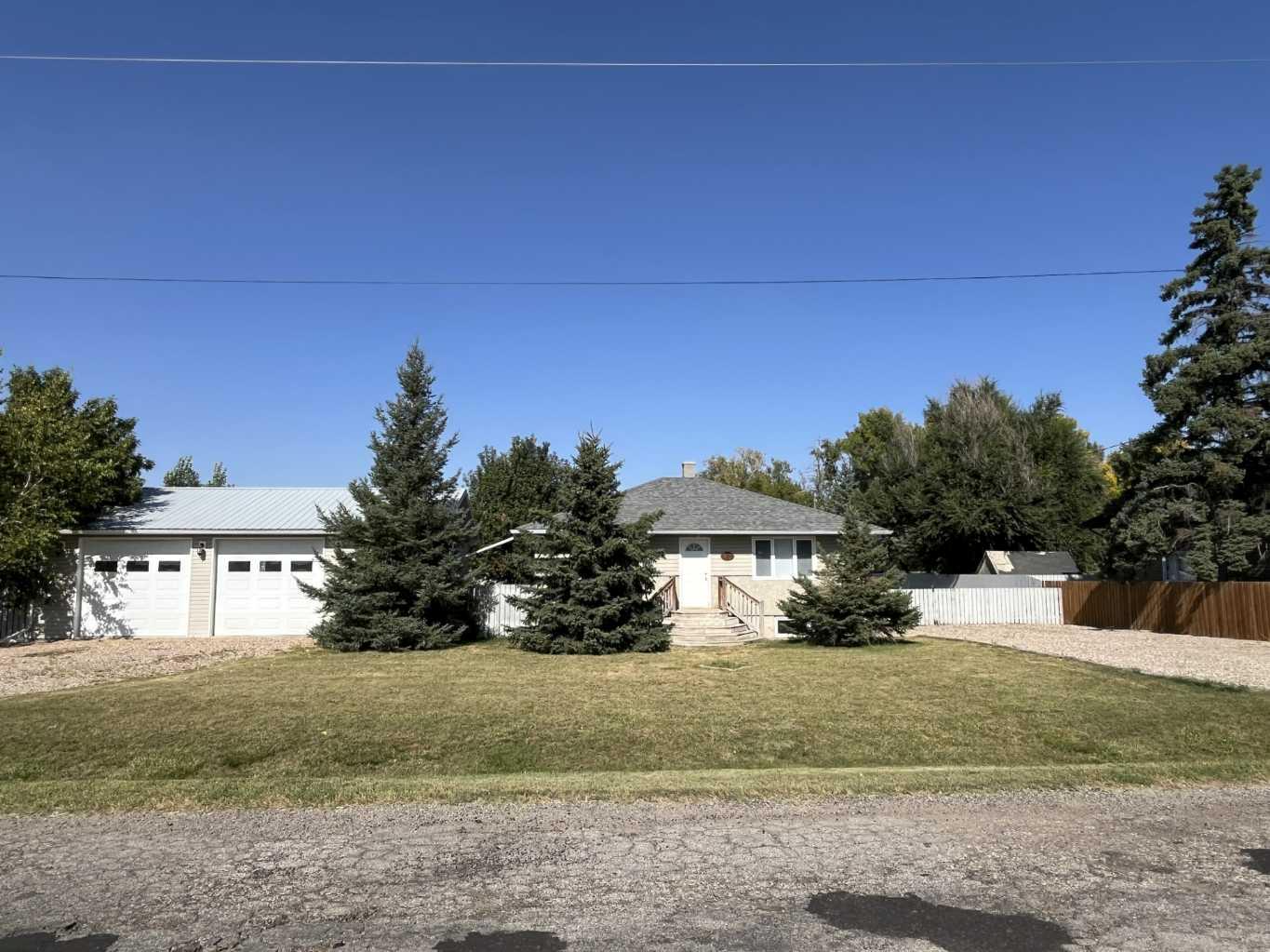 126 Harris Rd, Taber, AB T1G 2E4