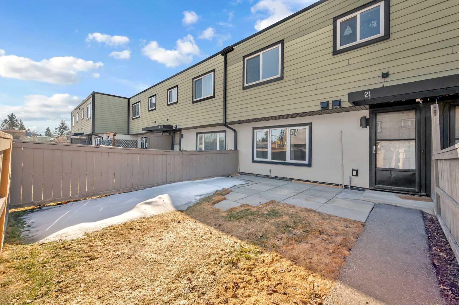 3809 45 Street Sw Unit 21, Calgary, AB T3E 3H4