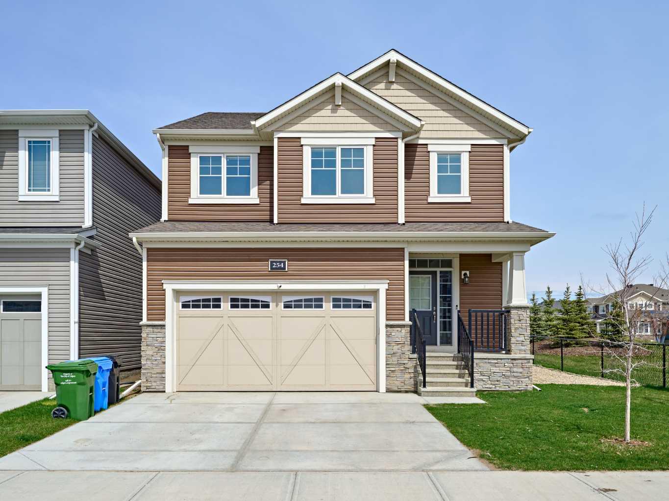 254 Carringham Rd NW, Calgary, AB T3P 1V2
