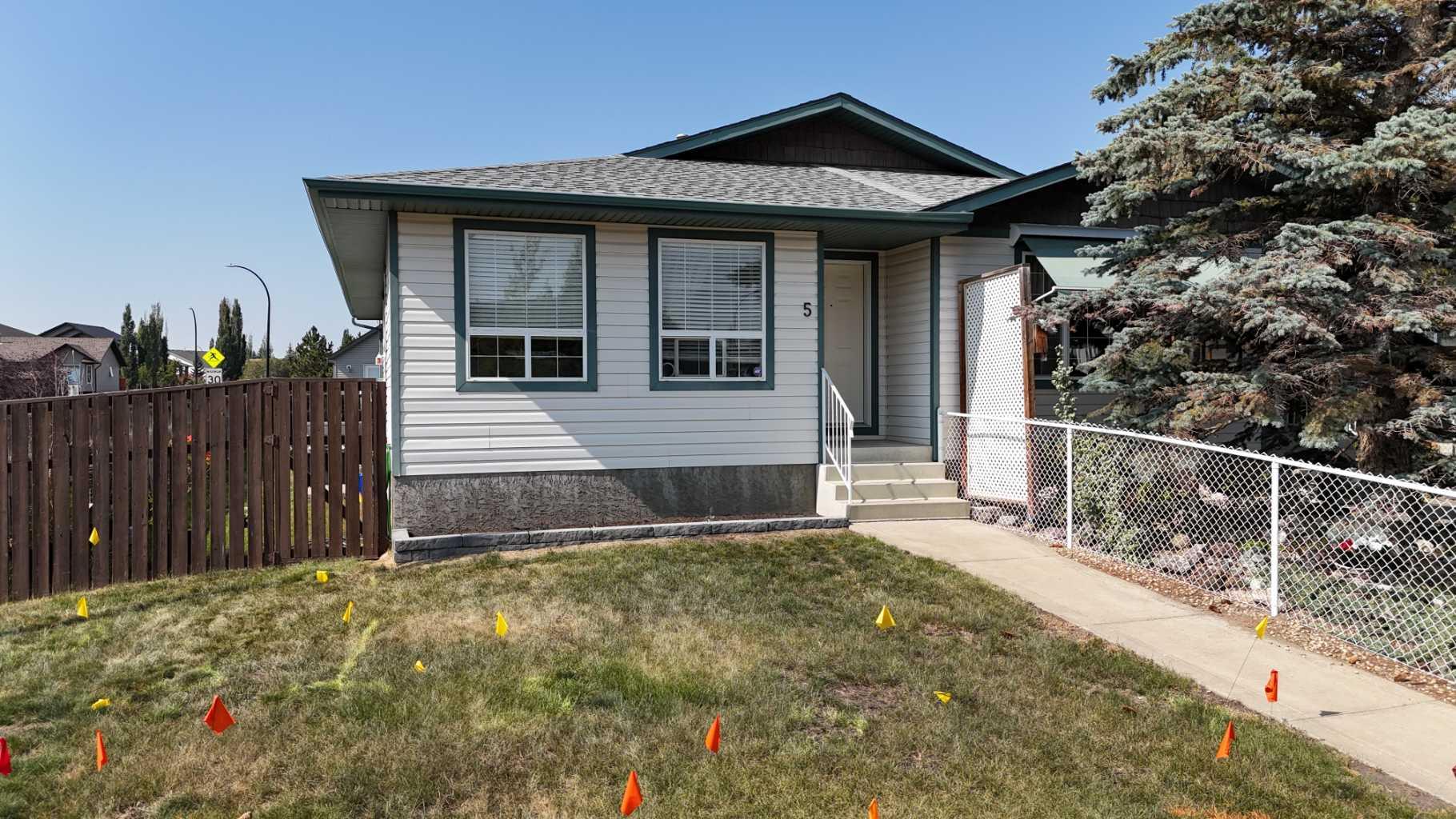 5 Lyons Close, Red Deer, AB T4R 3P5