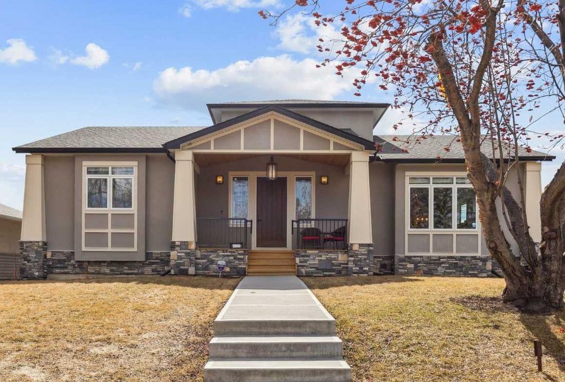 10 Glenmount Cres SW, Calgary, AB T3E 4B3